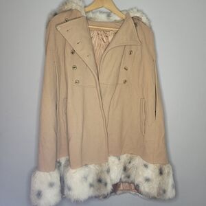 Fur hood and trim on bottom of cloak‎